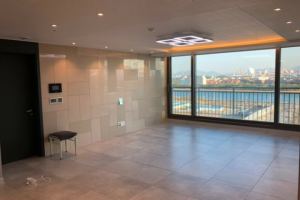 “5성급 호텔 감성을 담은 수원 아파트 리모델링: 포세린타일과 마블타일로 완성하는 품격 있는 공간”