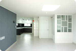 우만동 SK 선경아파트 인테리어: 친환경 접착제로 새롭게 태어난 32평 공간의 작은방 확장 리모델링!