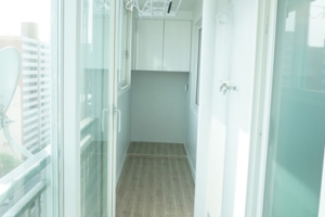 수원 매탄동 성일아파트: 블랙&화이트로 완성하는 실용적 공간 확장 인테리어