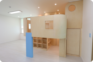 다락방 올리브: 곡선과 원형이 만들어낸 독창적 인테리어의 매력