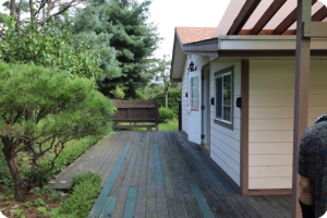 양지 푸르메마을의 변신: 페인팅과 합성데크로 완성된 매력적인 전원주택