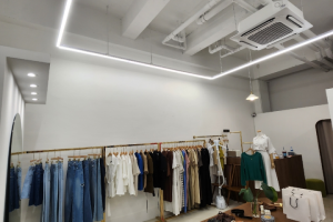 미드센추리 모던으로 재창조한 순천 9평 보세 옷가게 인테리어 - 트렌디하고 실용적인 공간의 모든 것