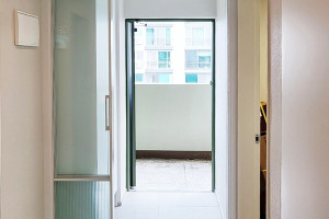 성남시 수정구 삼부 아파트: 3연동 중문 설치로 새롭게 변신한 공간