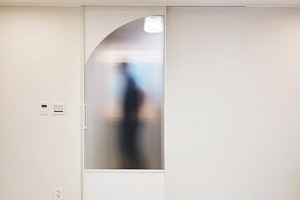 위례 신도시 더힐: 아치형 슬라이딩 도어로 완성하는 세련된 인테리어