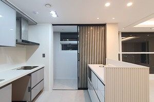 서울 중구 순화더샵: 슬라이딩 슬림문틀 설치로 완성한 현대적 간결함