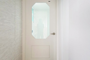 안양 한가람 세경아파트의 우아한 변신: 크림화이트 여닫이 중문 시공의 모든 것