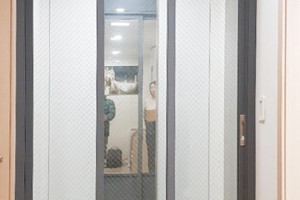 위례신도시 센트럴 자이의 변신: 슬림 3연동 중문으로 완성한 세련된 현관인테리어 후기