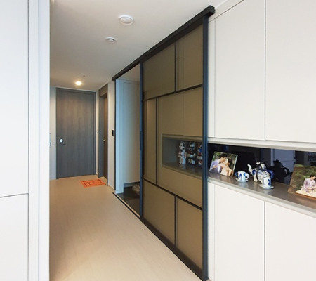 성남 산성역포레스티아 아파트: 슬라이딩도어로 완성한 모던 중문 인테리어의 매력