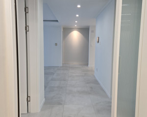 안중인테리어 포쉐린 타일과 친환경 벽…